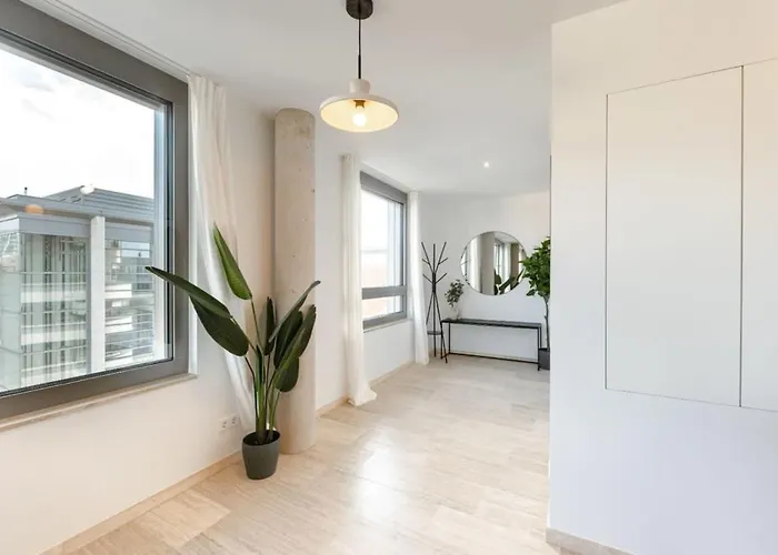 Luxury With Views In Haute Lägenhet