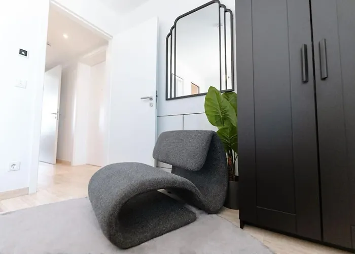 Luxury With Views In Haute Lägenhet